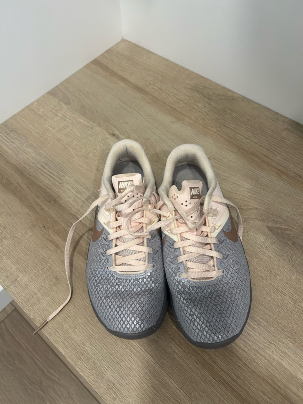 Nike Metcon Women’s Gray and Light Pink Athletic Sneakers